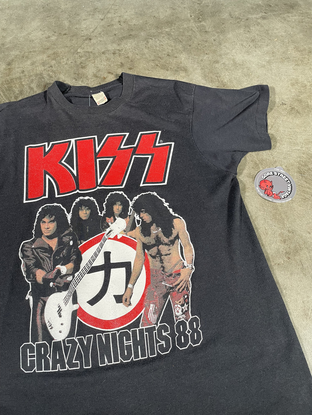 Vintage 80s Faded Kiss Crazy Nights Tour Tee L 19x27